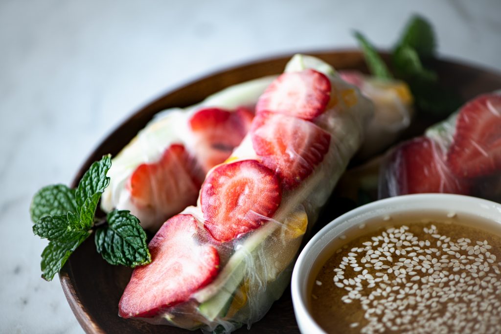 Sweet Sesame Salad Rolls